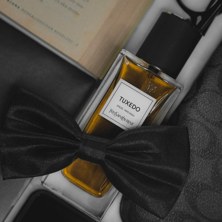عطر ادکلن ایو سن لورن تُکسدو ۱۲۵میل مناسب برای آقایان وبانوان با طبع گرم و شیرین
