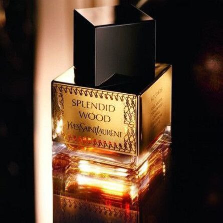 عطر ادکلن ایو سن لورن اسپلندید وود ۸۰میل مناسب برای آقایان و بانوان با طبع گرم و شیرین